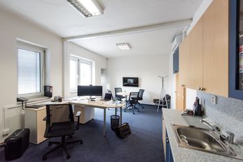 Pronájem kancelářských prostor 338 m², Brno