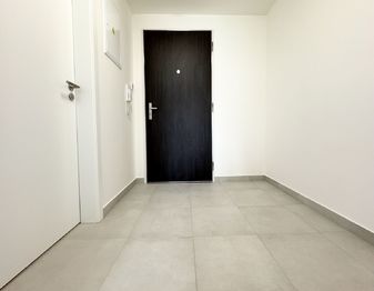 Pronájem bytu 1+kk v osobním vlastnictví 40 m², Praha 9 - Letňany