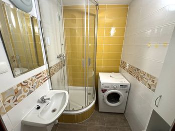 koupelna - Pronájem bytu 3+1 v osobním vlastnictví 71 m², Plzeň