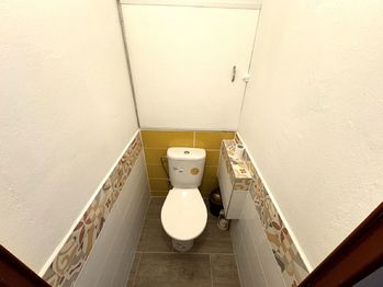 samostatné WC - Pronájem bytu 3+1 v osobním vlastnictví 71 m², Plzeň
