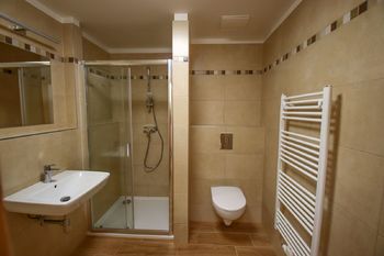 koupelna - Pronájem bytu 2+kk v osobním vlastnictví 53 m², České Budějovice