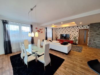 Obývací pokoj  - Pronájem bytu 4+kk v osobním vlastnictví 206 m², Vyškov