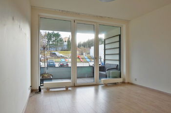 Obývací pokoj s balkonem cca 5,9 m2 - Pronájem bytu 3+kk v osobním vlastnictví 62 m², Brno