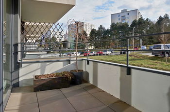 Balkon cca 5,9 m2) - Pronájem bytu 3+kk v osobním vlastnictví 62 m², Brno