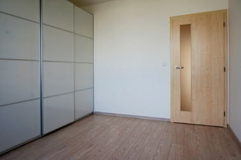 Ložnice s vestavnou skříní - Pronájem bytu 3+kk v osobním vlastnictví 62 m², Brno