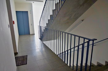 Chodba domu, výtah - Pronájem bytu 3+kk v osobním vlastnictví 62 m², Brno