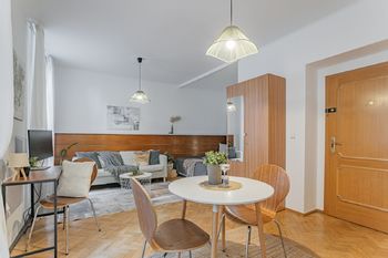 Prodej bytu 1+kk v osobním vlastnictví 40 m², Praha 5 - Smíchov