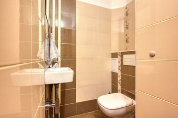 WC - Pronájem bytu 3+1 v osobním vlastnictví 86 m², Praha 10 - Vršovice