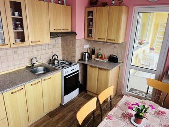 foto 12 - kuchyně  - Prodej bytu 3+1 v osobním vlastnictví 74 m², Jablonec nad Nisou