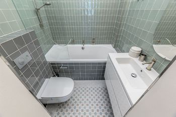 Hlavní koupelna - Pronájem bytu 3+kk v osobním vlastnictví 77 m², Praha 2 - Nové Město
