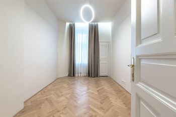 Pokoj s komorou - Pronájem bytu 3+kk v osobním vlastnictví 77 m², Praha 2 - Nové Město