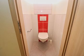 Samostatné WC - Pronájem bytu 3+1 v osobním vlastnictví 74 m², Strakonice
