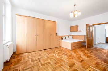 pokoj - Prodej bytu 1+1 v osobním vlastnictví 44 m², České Budějovice