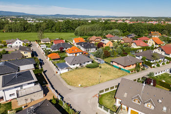Prodej pozemku 612 m², Roudné