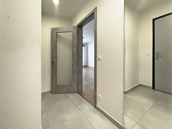 předsíň - Pronájem bytu 2+kk v osobním vlastnictví 60 m², České Budějovice