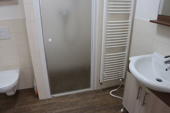 zázemí - WC, sprcha - Pronájem kancelářských prostor 40 m², Olomouc