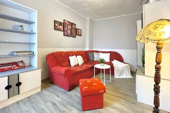 obývací pokoj (jednotka 2+1) - Prodej domu 151 m², Lysá nad Labem