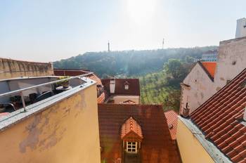 Výhled na Petřín - Pronájem kancelářských prostor 110 m², Praha 1 - Hradčany