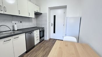 Pronájem bytu 1+kk v osobním vlastnictví 39 m², Praha 10 - Strašnice