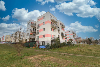 Bytový dům - Prodej bytu 3+kk v osobním vlastnictví 61 m², Milovice