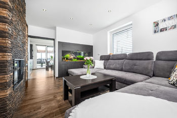 obývací pokoj - Prodej domu 140 m², Srubec