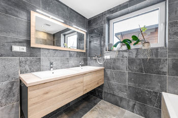 koupelna - Prodej domu 140 m², Srubec