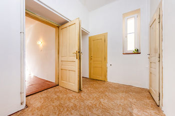 Prodej bytu 1+1 v osobním vlastnictví 53 m², Praha 6 - Bubeneč