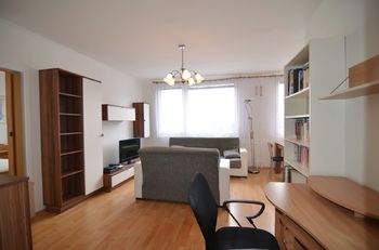 v OP je i pracovní kout - Pronájem bytu 2+kk v osobním vlastnictví 59 m², Praha 8 - Bohnice