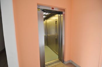 k dispozici výtah - Pronájem bytu 2+kk v osobním vlastnictví 59 m², Praha 8 - Bohnice