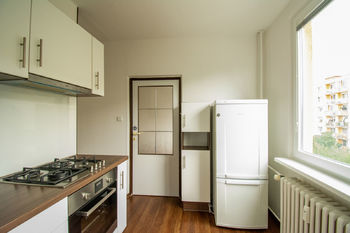 kuchyň - Pronájem bytu 3+1 v osobním vlastnictví 77 m², Hradec Králové