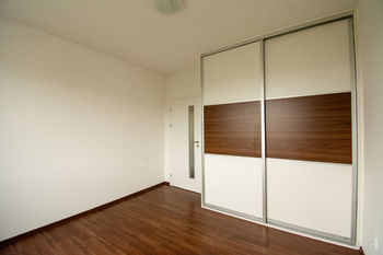 ložnice - Pronájem bytu 3+1 v osobním vlastnictví 77 m², Hradec Králové