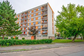 bytový dům - Pronájem bytu 3+1 v osobním vlastnictví 77 m², Hradec Králové 