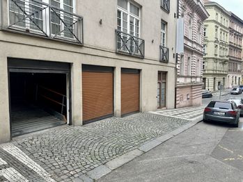 Pronájem garáže, Praha 3 - Žižkov