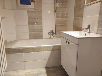 koupelna - Pronájem bytu 2+1 v osobním vlastnictví 78 m², Pardubice
