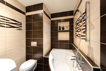 Koupelna - Pronájem bytu 1+1 v osobním vlastnictví 35 m², Neratovice
