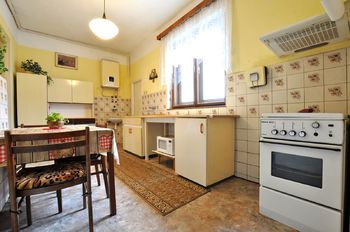 kuchyně ... - Prodej domu 120 m², Havlíčkův Brod