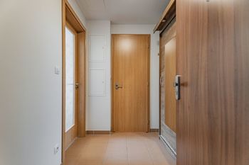 Prodej bytu 2+kk v osobním vlastnictví 31 m², Praha 9 - Letňany