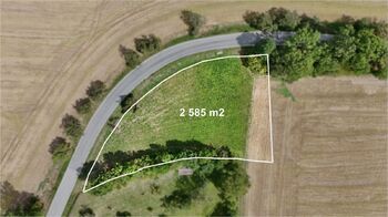 Prodej pozemku 2585 m², Jedlá