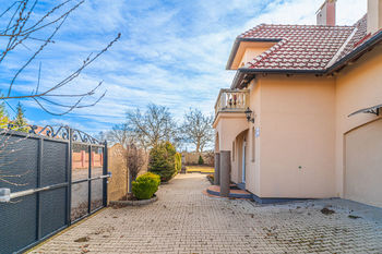 Prodej domu 844 m², Buštěhrad
