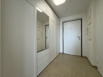 Pronájem bytu 1+kk v osobním vlastnictví 33 m², Praha 9 - Hloubětín