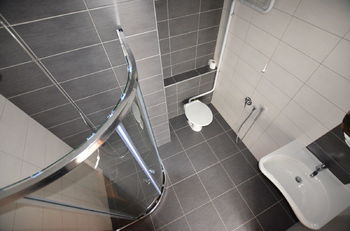 koupelna - Pronájem bytu 1+1 v osobním vlastnictví 42 m², Borovany