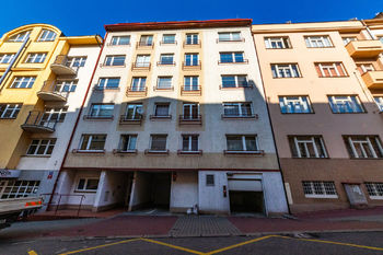 Prodej bytu 1+kk v osobním vlastnictví, Praha 4 - Podolí