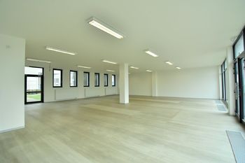 Pronájem obchodních prostor 156 m², Hradec Králové