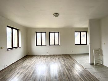 foto 11 - obytný pokoj s kuchyňským koutem - Pronájem bytu 1+kk v osobním vlastnictví 46 m², Smržovka
