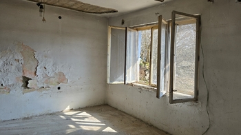 Vnitřní prostory domu - Prodej pozemku 3685 m², Kučerov