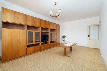 Obývací pokoj - Prodej bytu 2+1 v osobním vlastnictví, Chodov