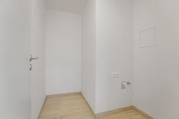 Prodej bytu 2+kk v osobním vlastnictví 70 m², Praha 8 - Karlín