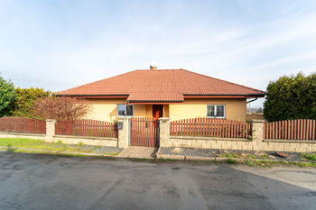 Prodej domu 211 m², Červené Pečky