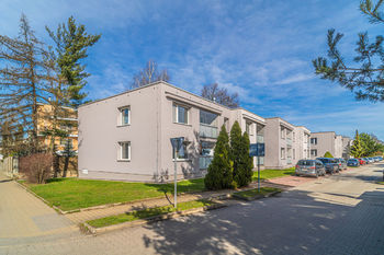 Prodej bytu 1+kk v osobním vlastnictví 26 m², Praha 9 - Horní Počernice