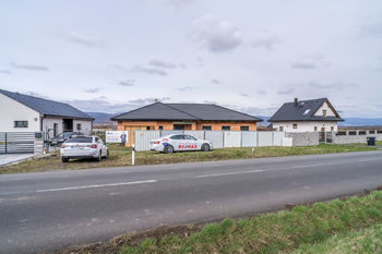 Prodej pozemku 1032 m², Vrskmaň (ID 024-NP06292)